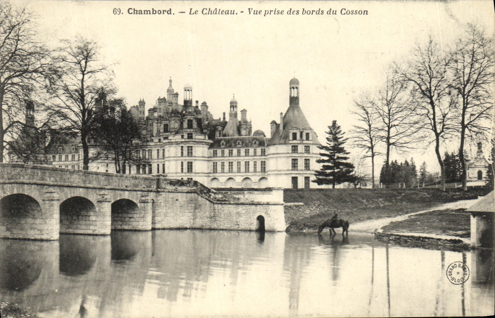 CPA Chambord Le Chateau Vue prise des bords du Cosson