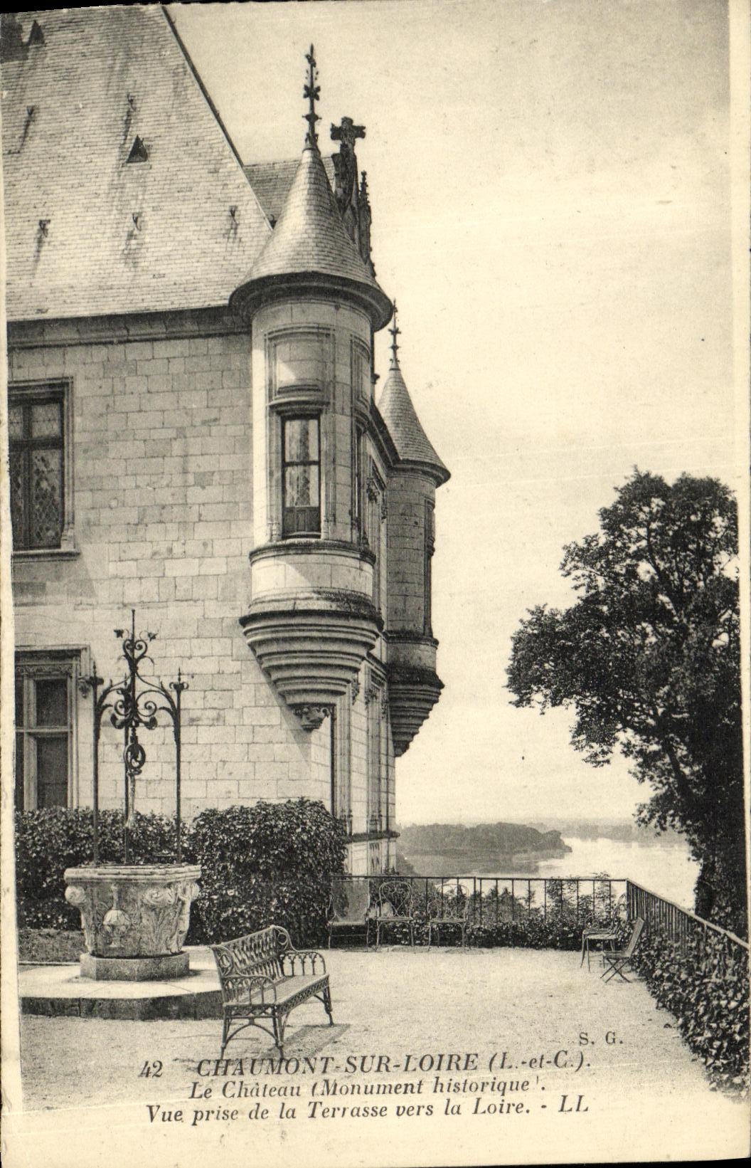 CPA Chaumont de Chateau sur Loire Vue prise de la terrasse vers la Loire