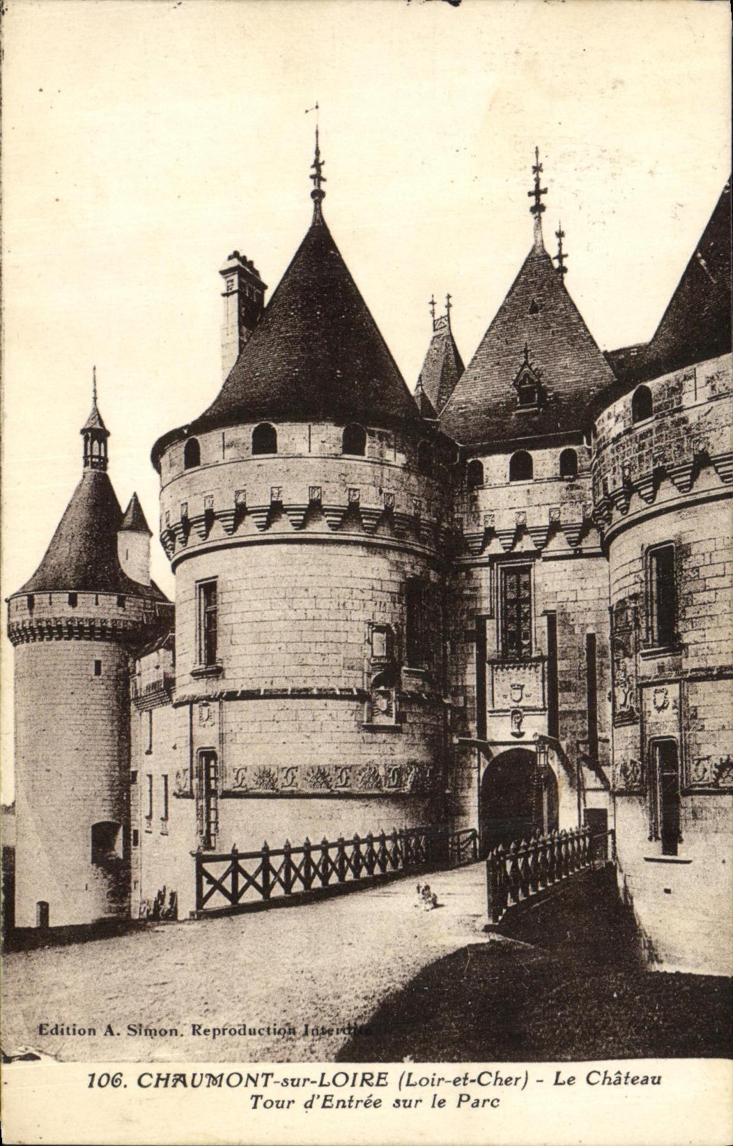 CPA Chaumont de Chateau sur Loire Tour d Entree sur le Parc