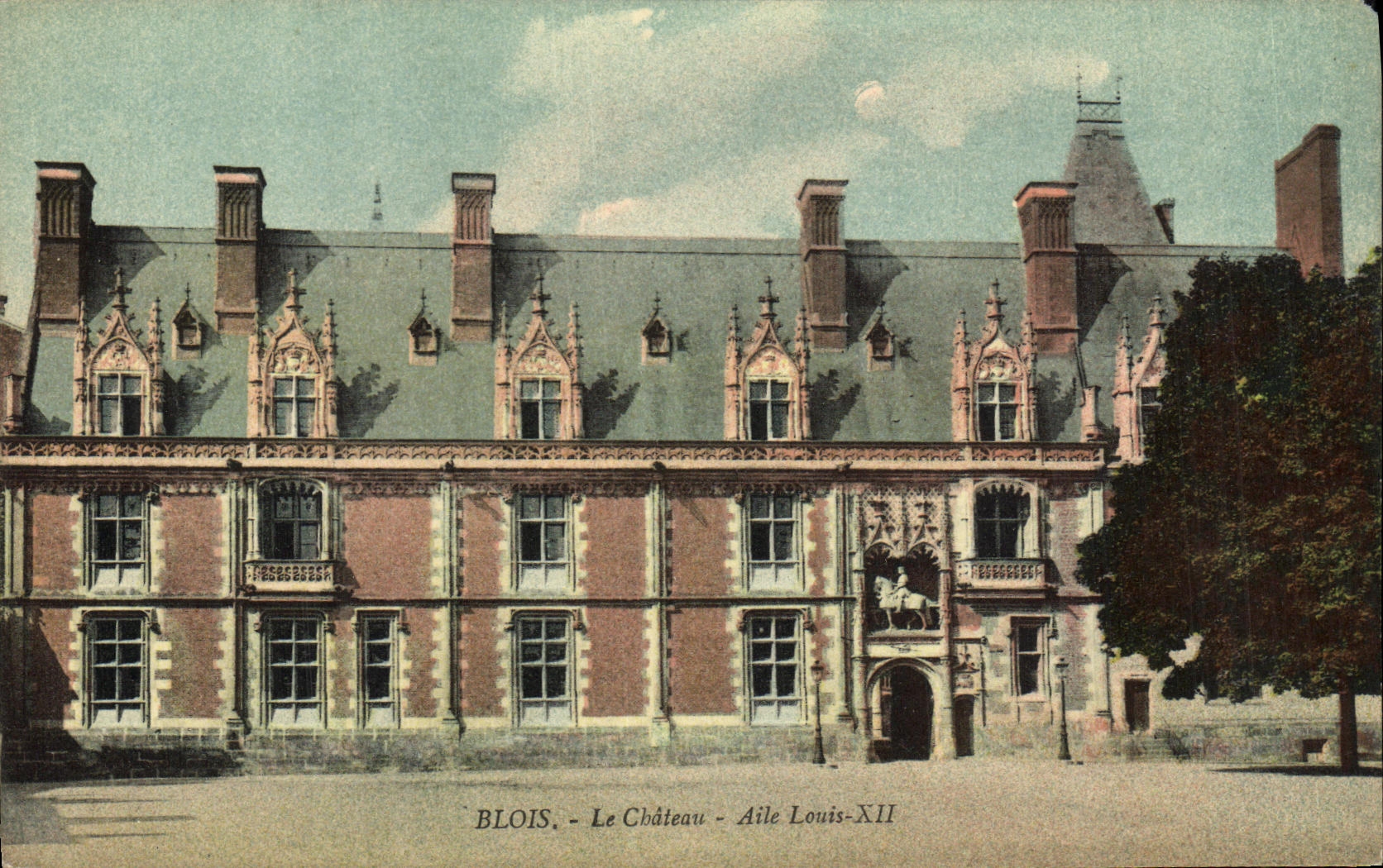 CPA Blois Chateau Aile de Louis XII