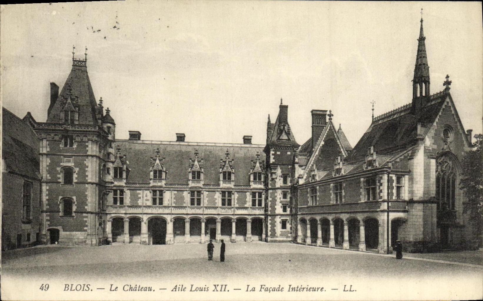 CPA Blois Le Chateau Aile Louis XII La Facade Interieure
