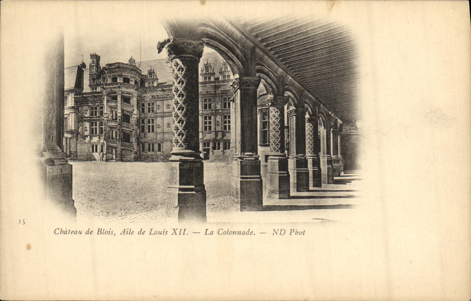 CPA Chateau de Blois Aile de Louis Xll La Colonnade