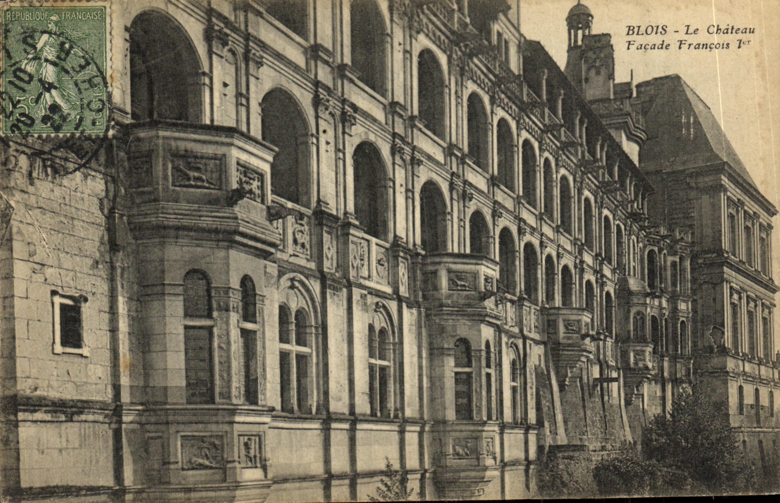 CPA Blois De Chateau Vue de la Facade Francois 1er