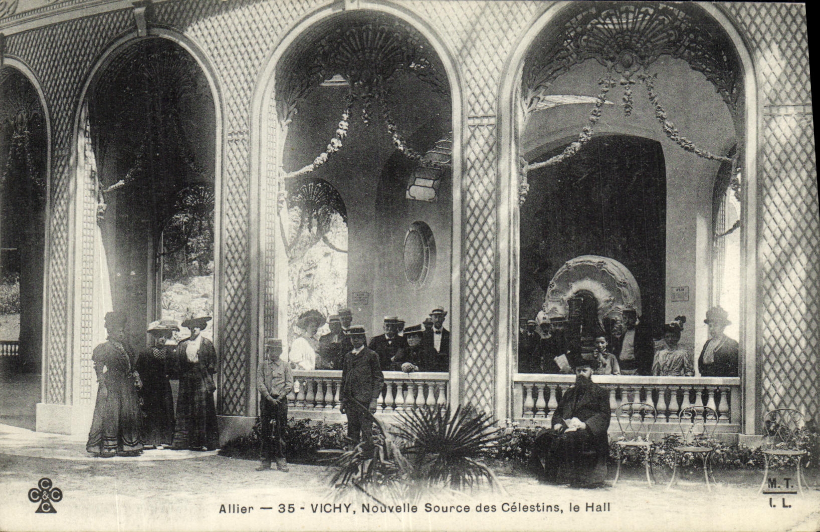 VINTAGE POSTCARD Vichy News Source of Celestins the Hall