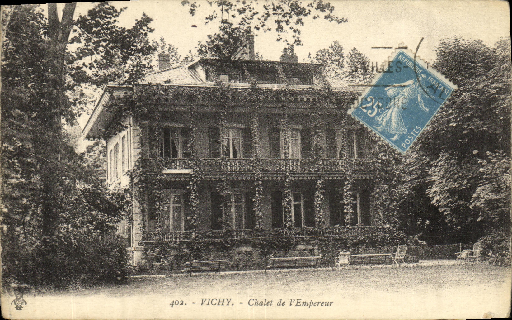 VINTAGE POSTCARD Vichy Country cottage of L Emperor