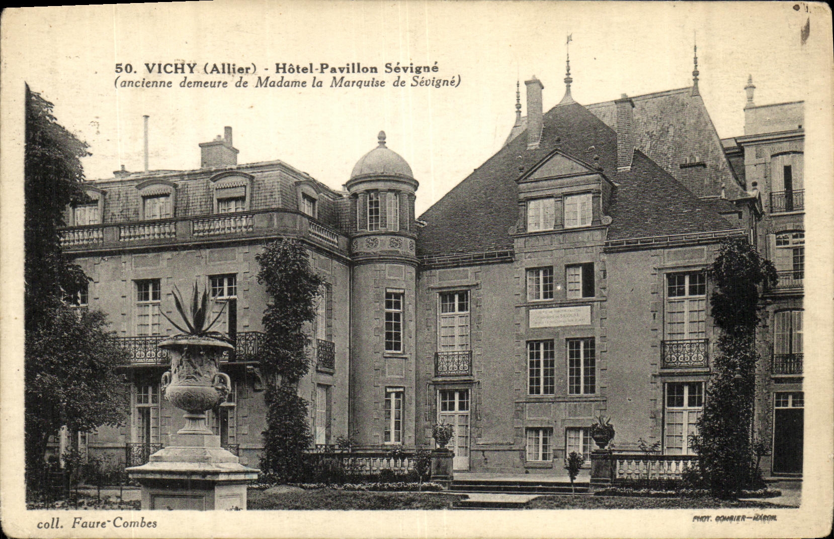 CPA Vichy Hotel Pavillon Sevigne