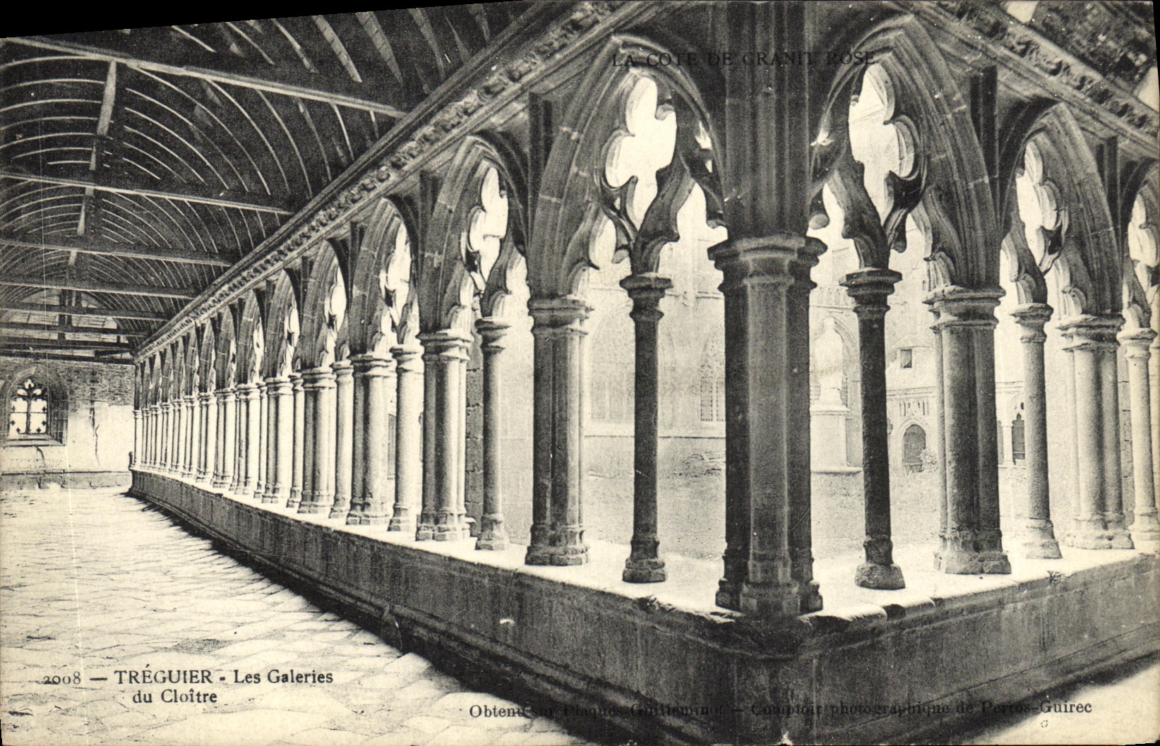 CPA Treguier Les Galeries du cloitre