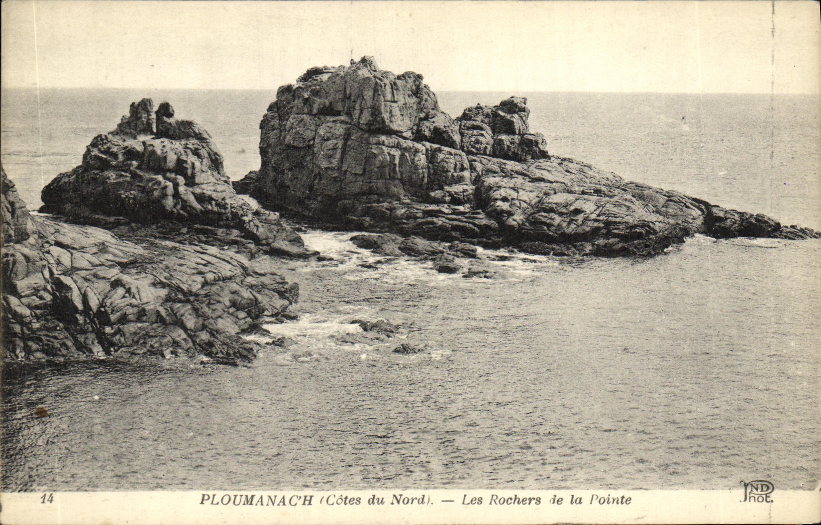 CPA Ploumanch Les Rochers de La Pointe