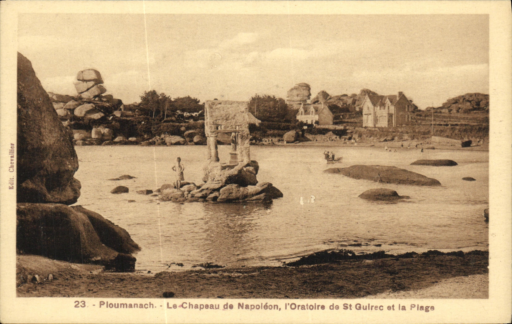CPA Ploumanch Le Chateau Costaeres L Oratolre de St Guirec et la plage