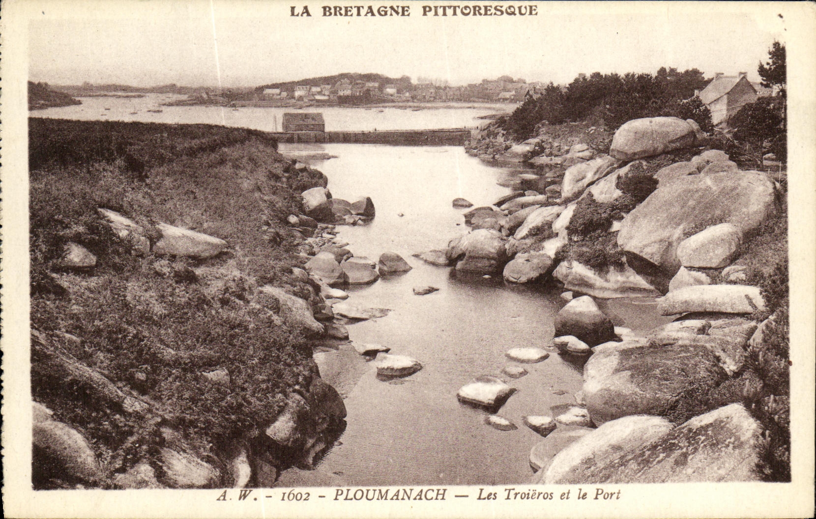 CPA Ploumanch Les troieros et le Port