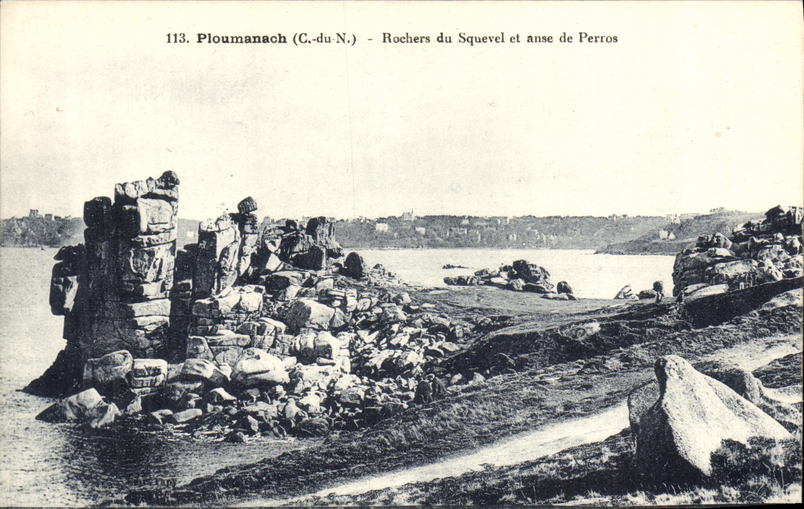 CPA Ploumanach Rochers du Squevel et anse de Perros