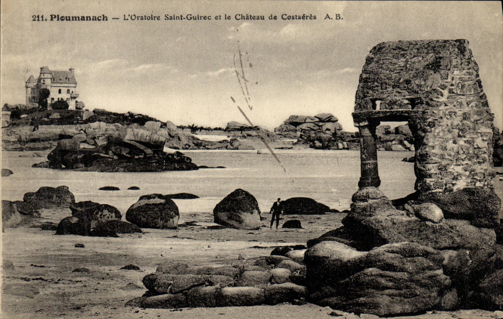 CPA Ploumanach L Oratoire Saint Guirec et le Chateau de Costaeres