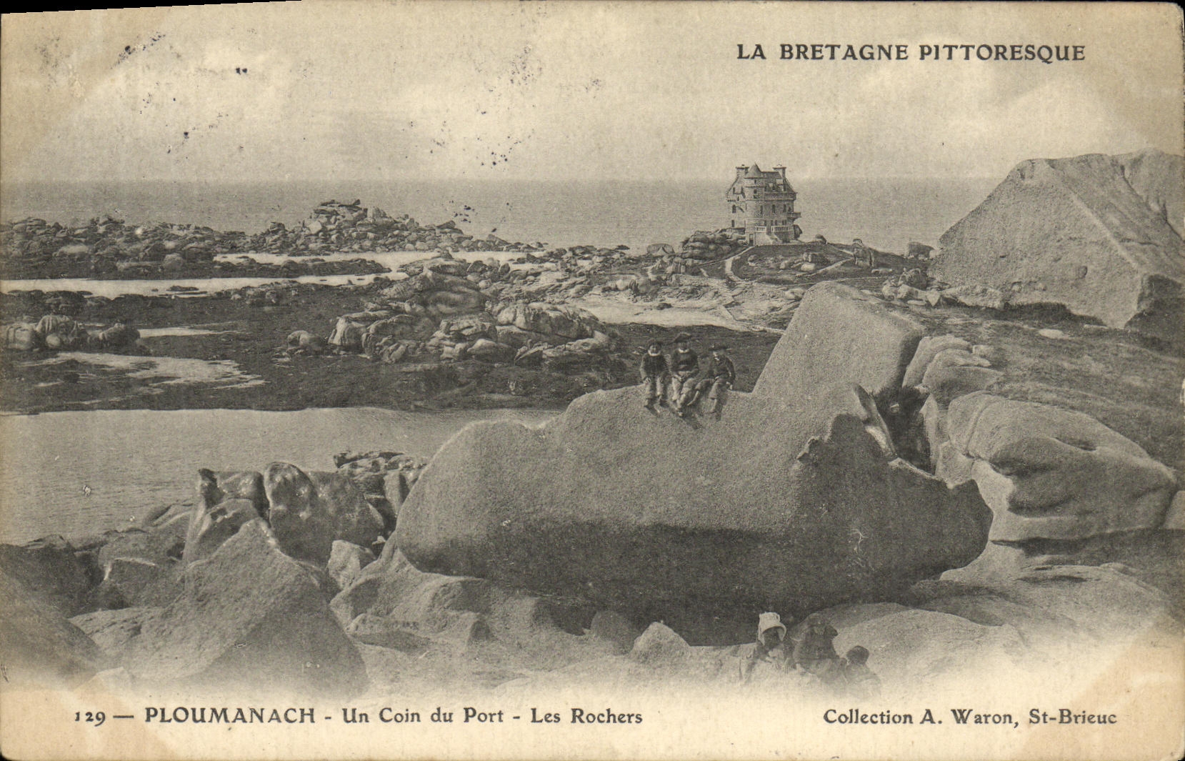 CPA Ploumanach Un Coin du Port Les Rochers Enfants