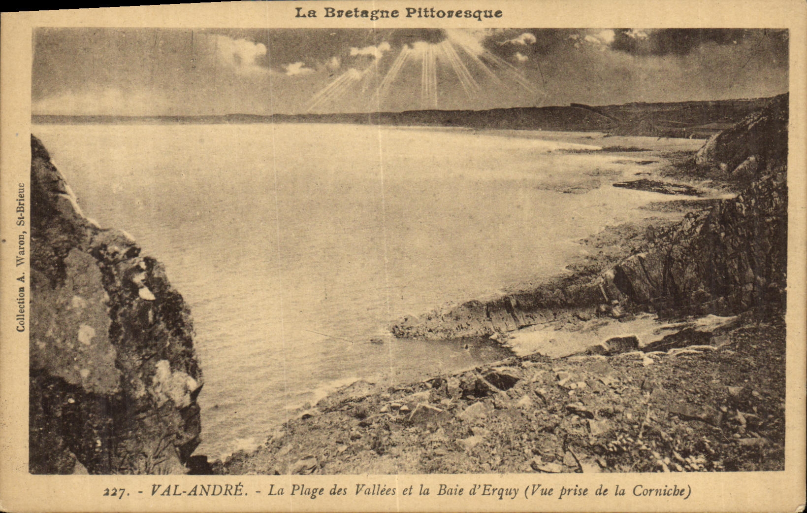 Valle Andre de la POSTAL de la VENDIMIA la playa de los valles y la bahia D Erquy vista de la cornisa