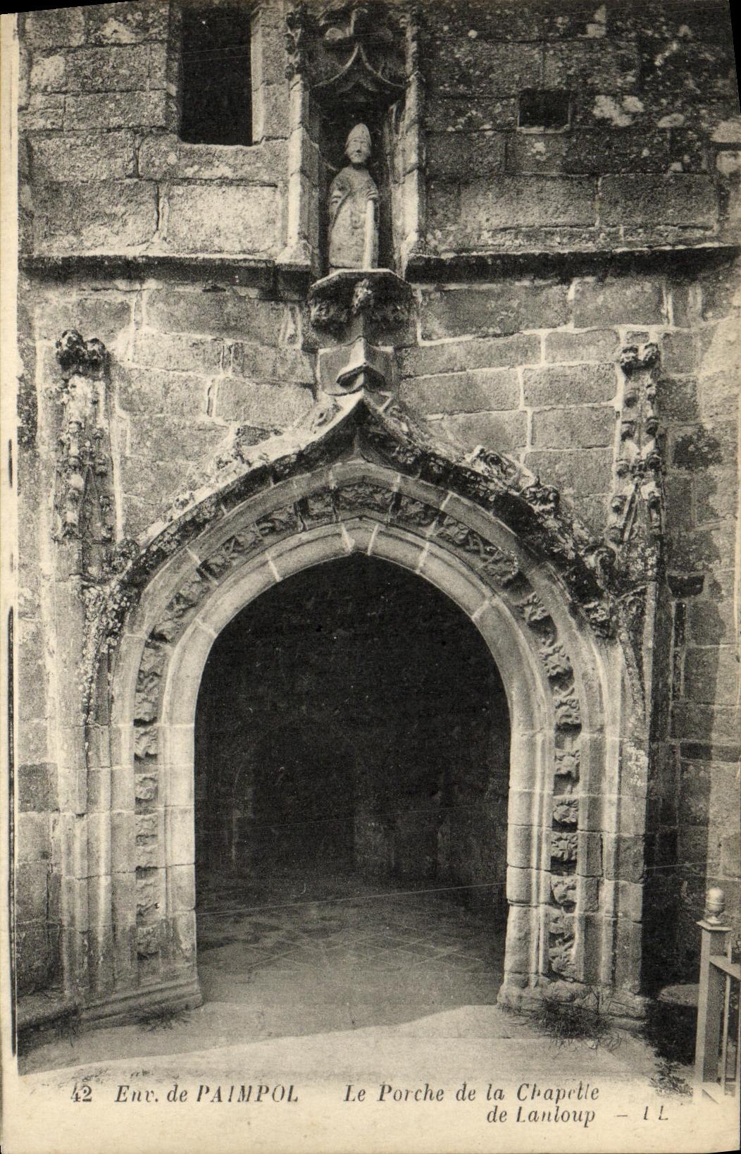 CPA Environs de Paimpol Le Porche de la Chapelle de Lanloup