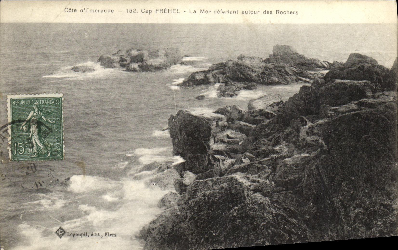 CPA Cap Frehel La Mer deferlant autour des Rochers