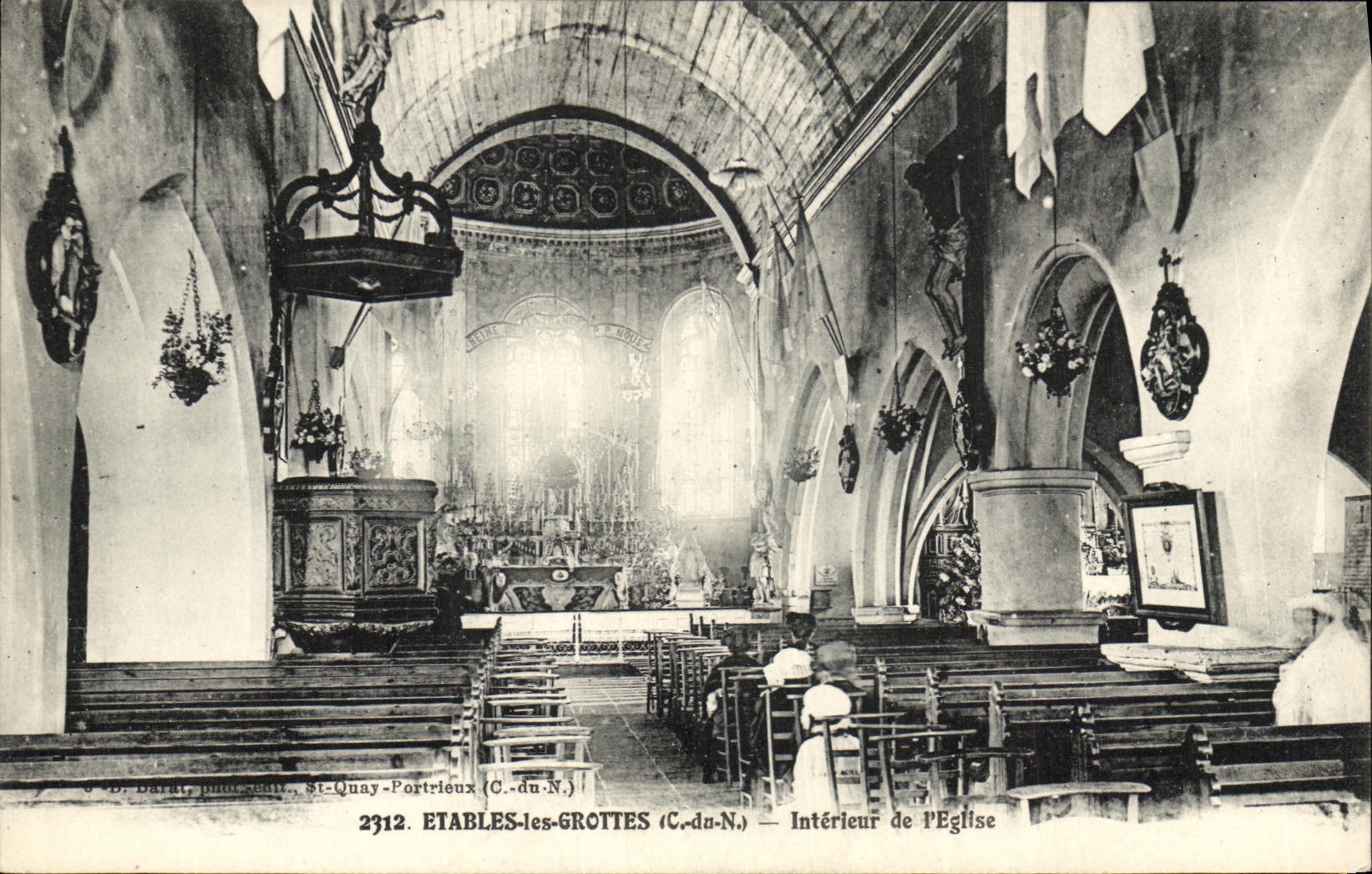 CPA Etables les Grottes Interieur de L Eglise