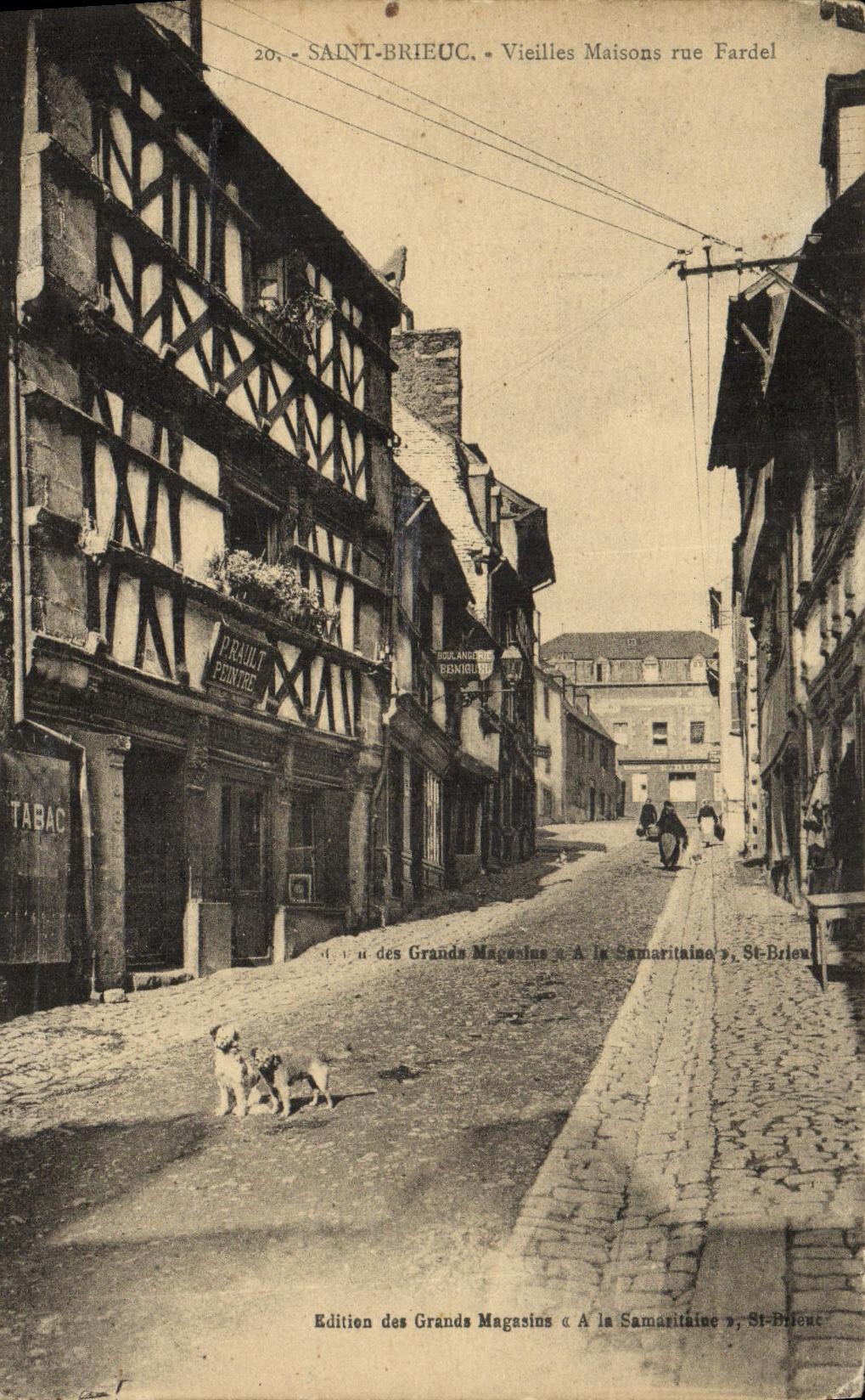 CPA Saint Brieuc Vieilles Maisons rue Fardel P Rault Peintre