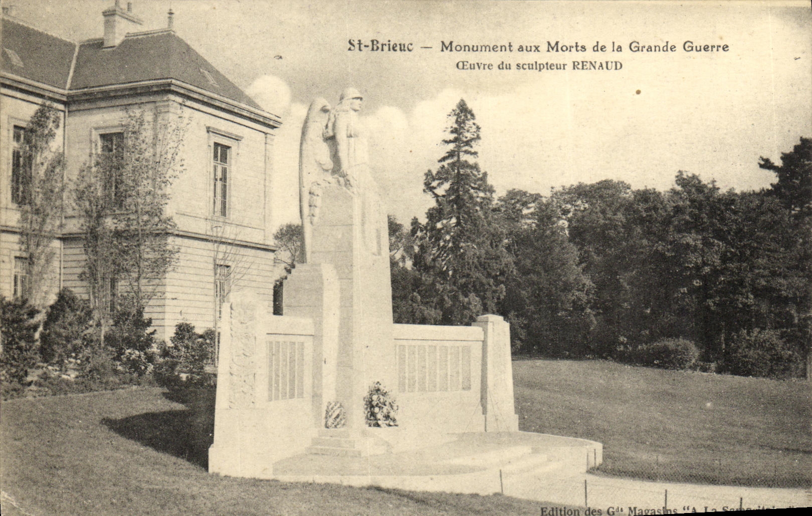 CPA Saint Brieuc Monument aux Morts de le Grande Guerre Militaria