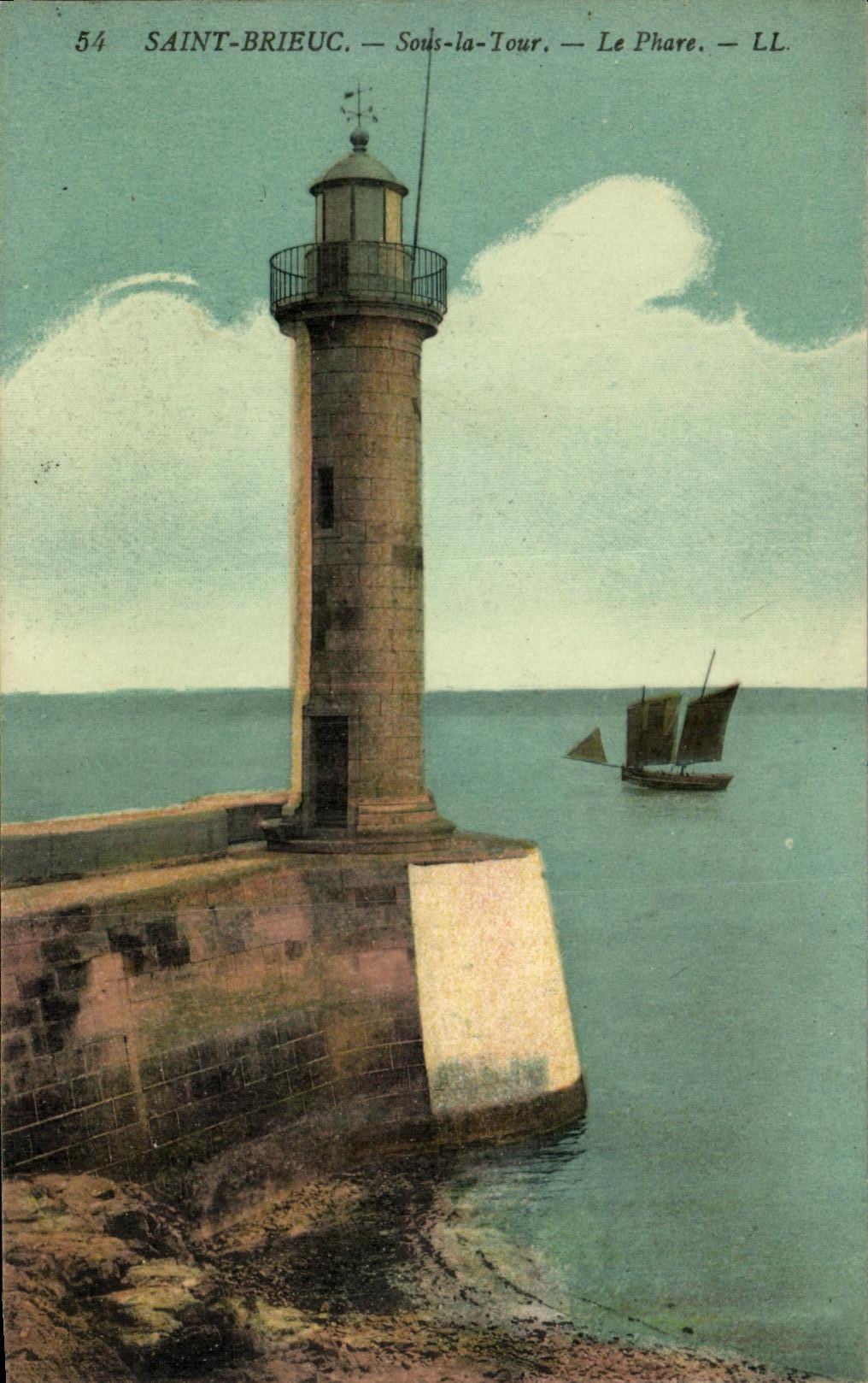 CPA Saint Brieuc Sous la Tour Le Phare