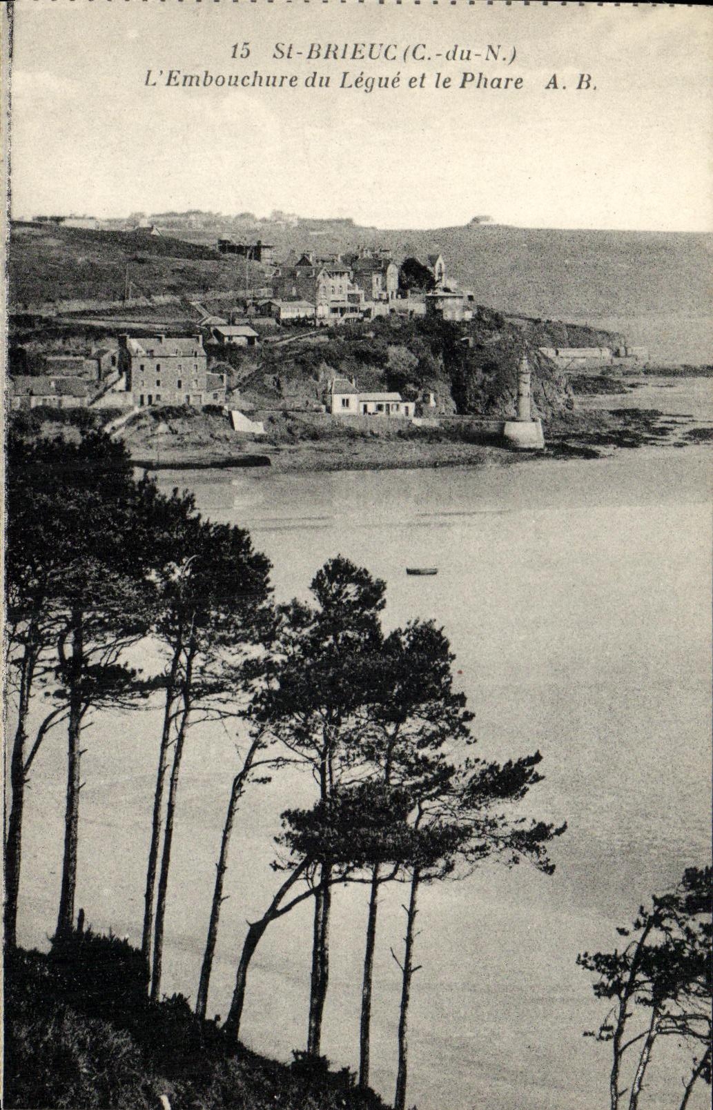 CPA St Brieuc L Embouchure du Legue et le Phare