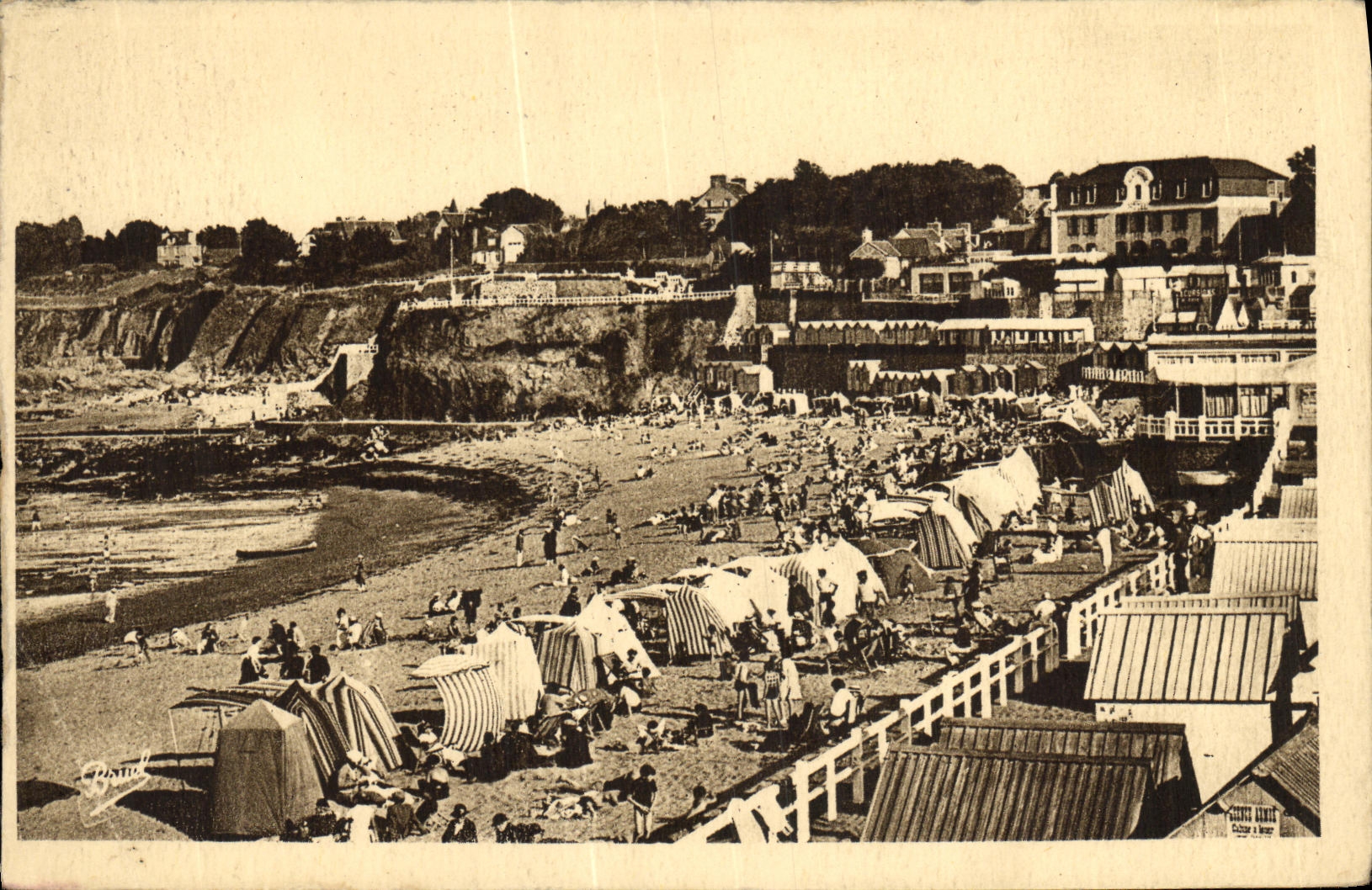 CPA Saint Quay Portrieux La Plage et les Falaises