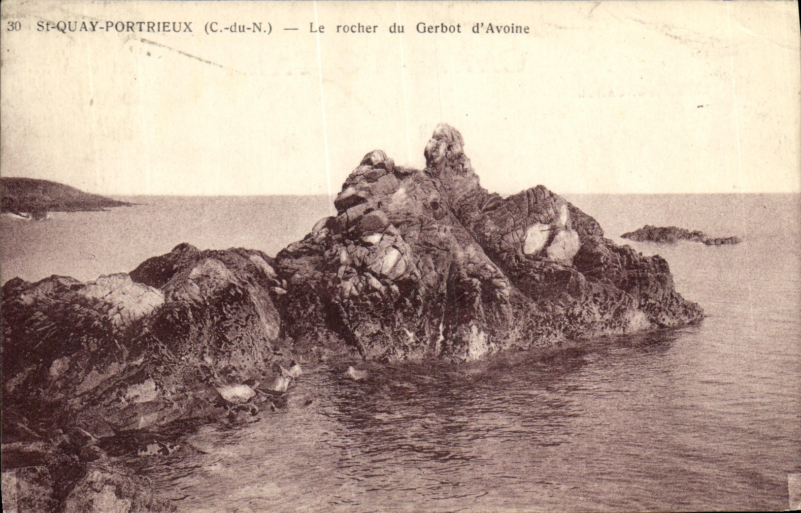 CPA St Quay Portrieux Le rocher du Gerbot d Avoine