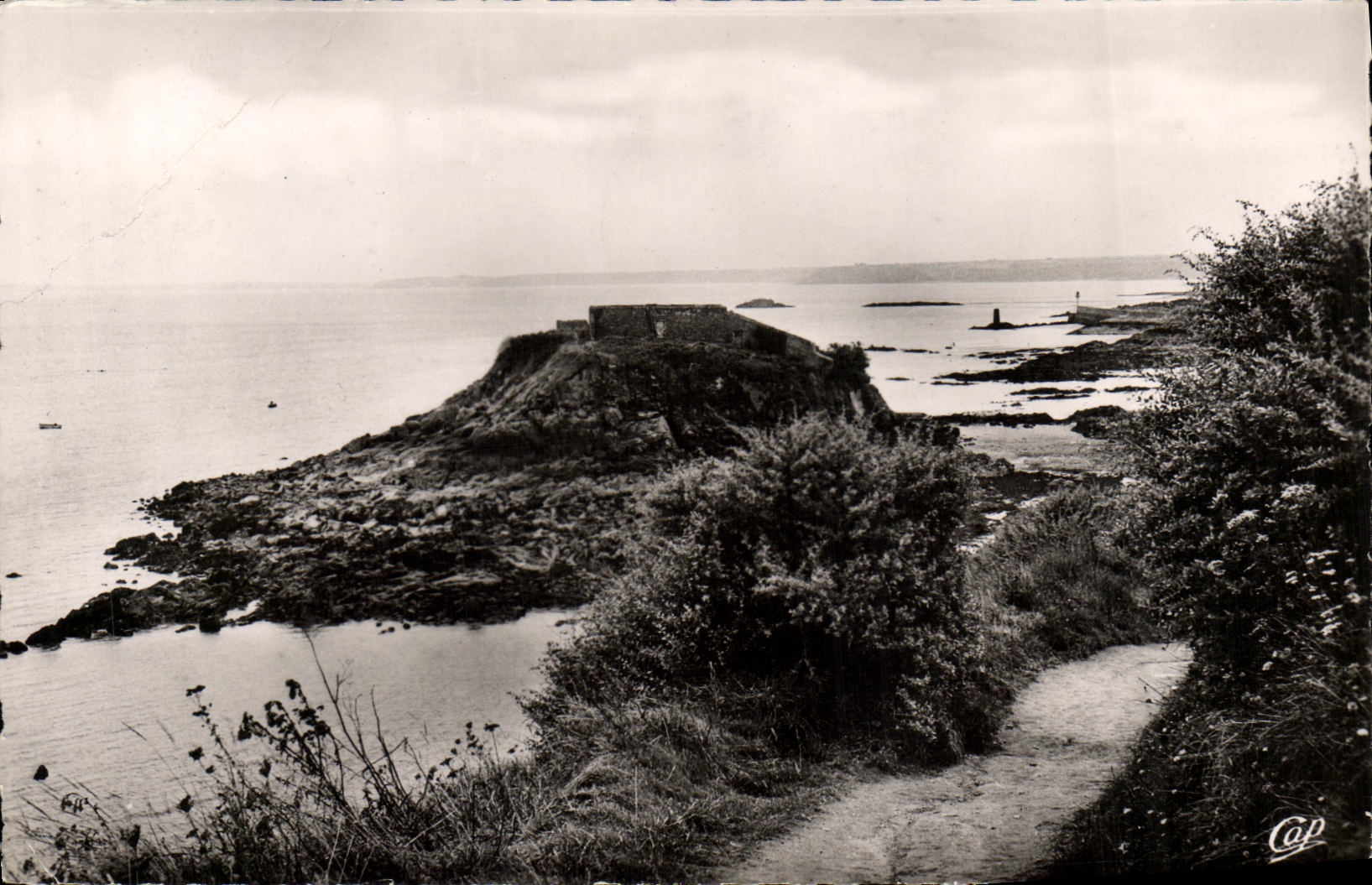 CPM St Quay Portrieux L ile de la Comtesse