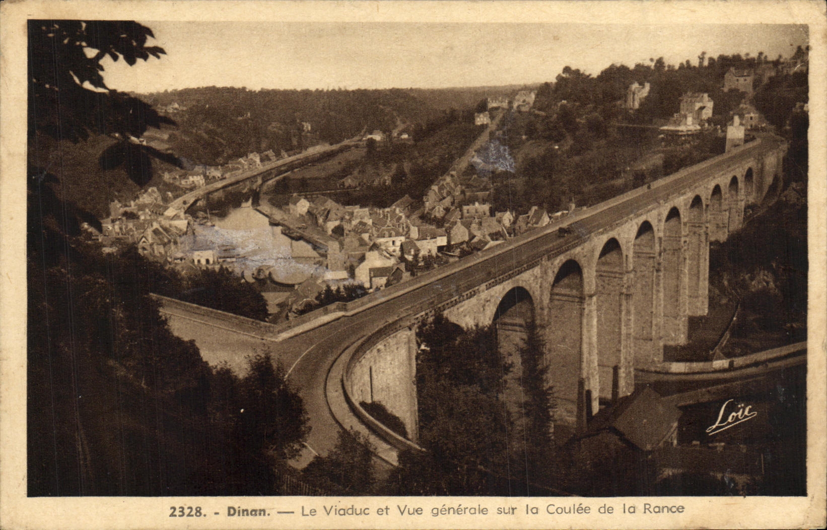 CPA Dinan Vue Generale et la Tour Sainte Catherine