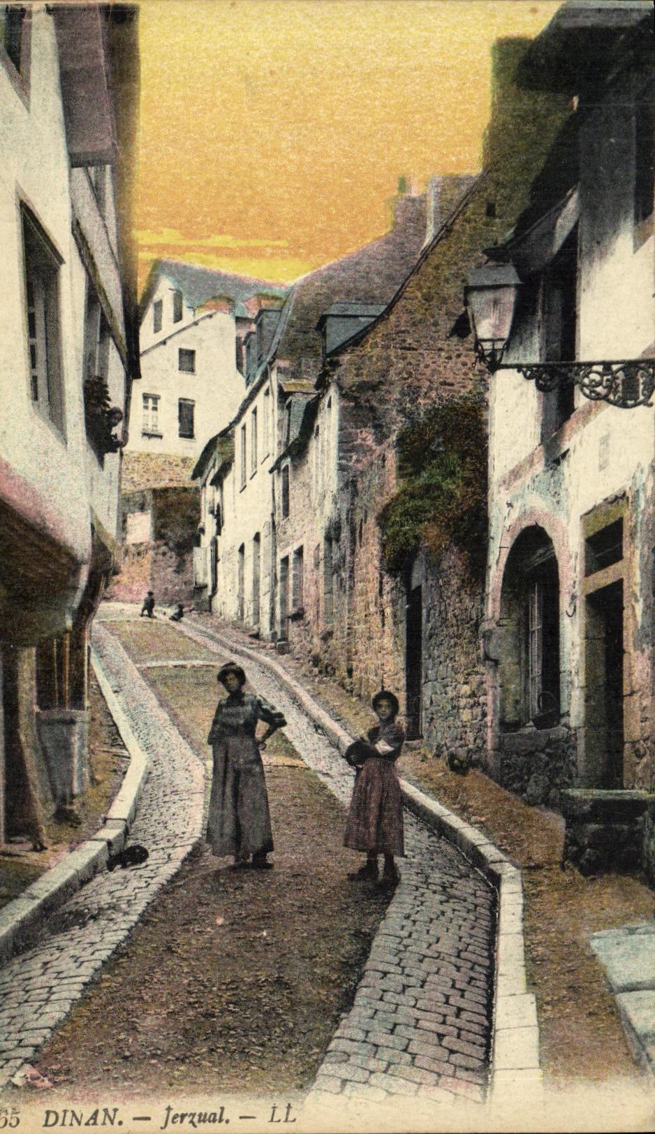 CPA Dinan Jerzual Femmes
