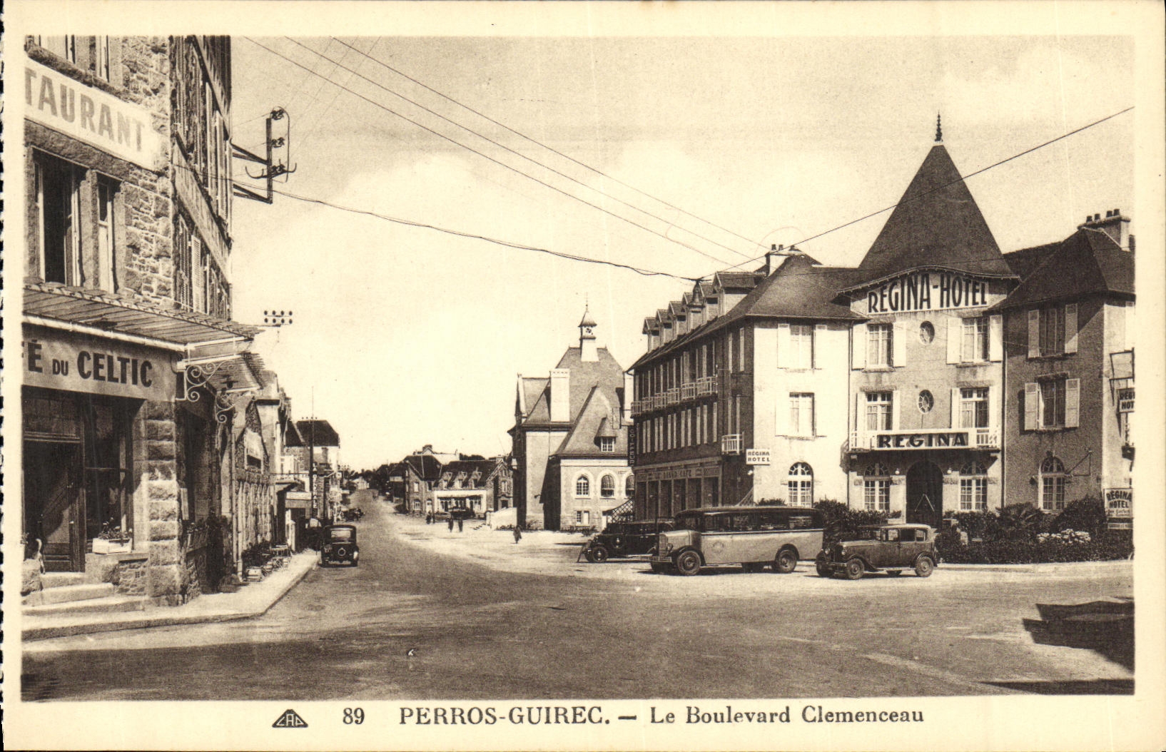 CPA Perros Guirec La Boulevard Clemenceau