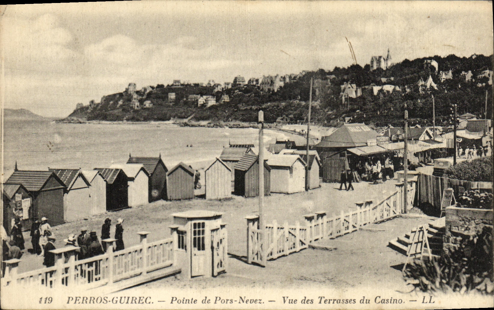 CPA Perros Guirec Pointe de Pors Nevez Vue des Terrasses du Casino