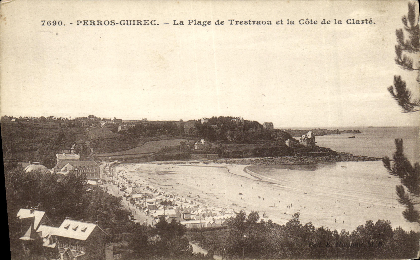 CPA Perros Guirec La Plage de Trestraou et la Cote de la Clarte