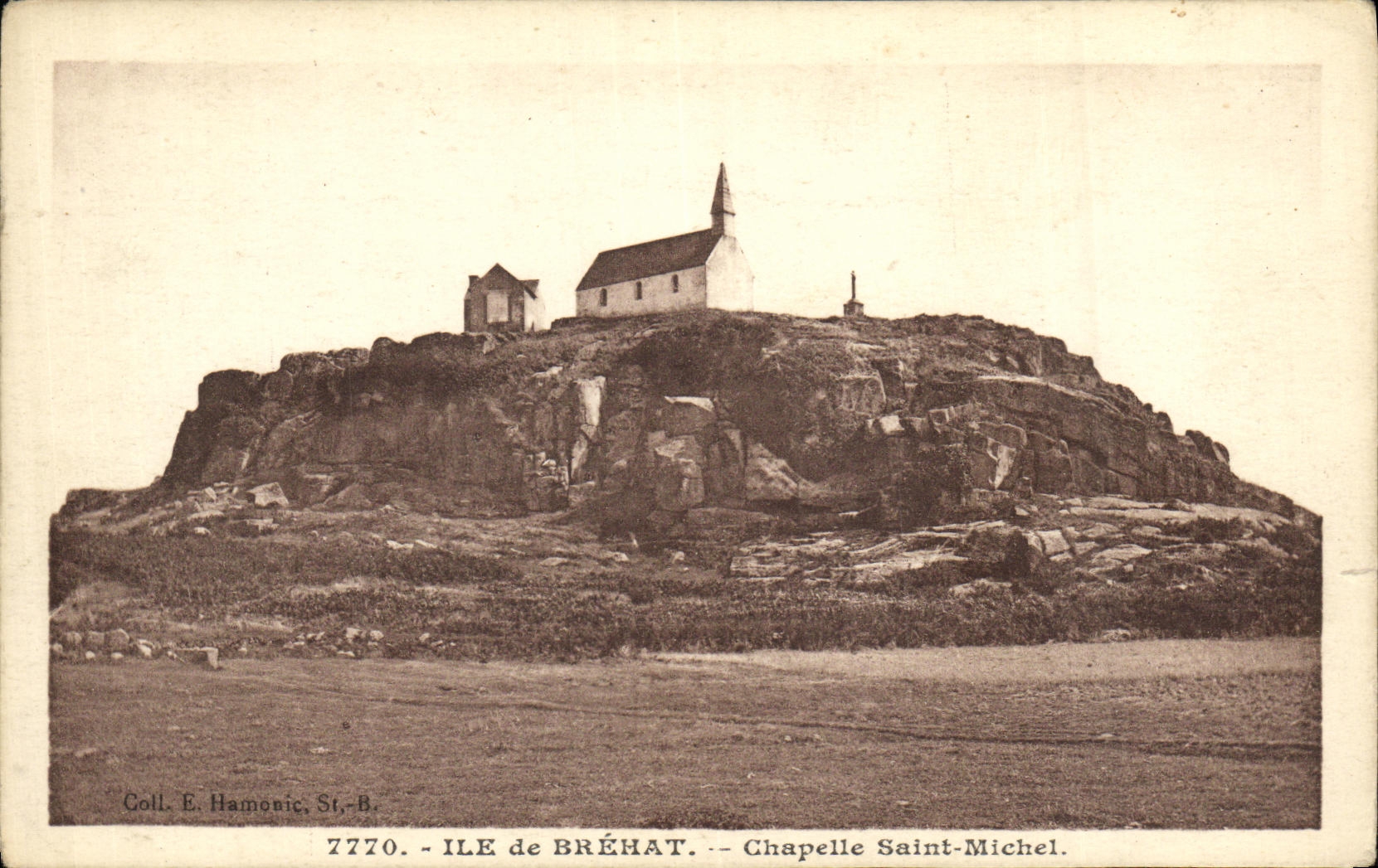 VINTAGE POSTCARD Island of Brehat Vault Saint Michel