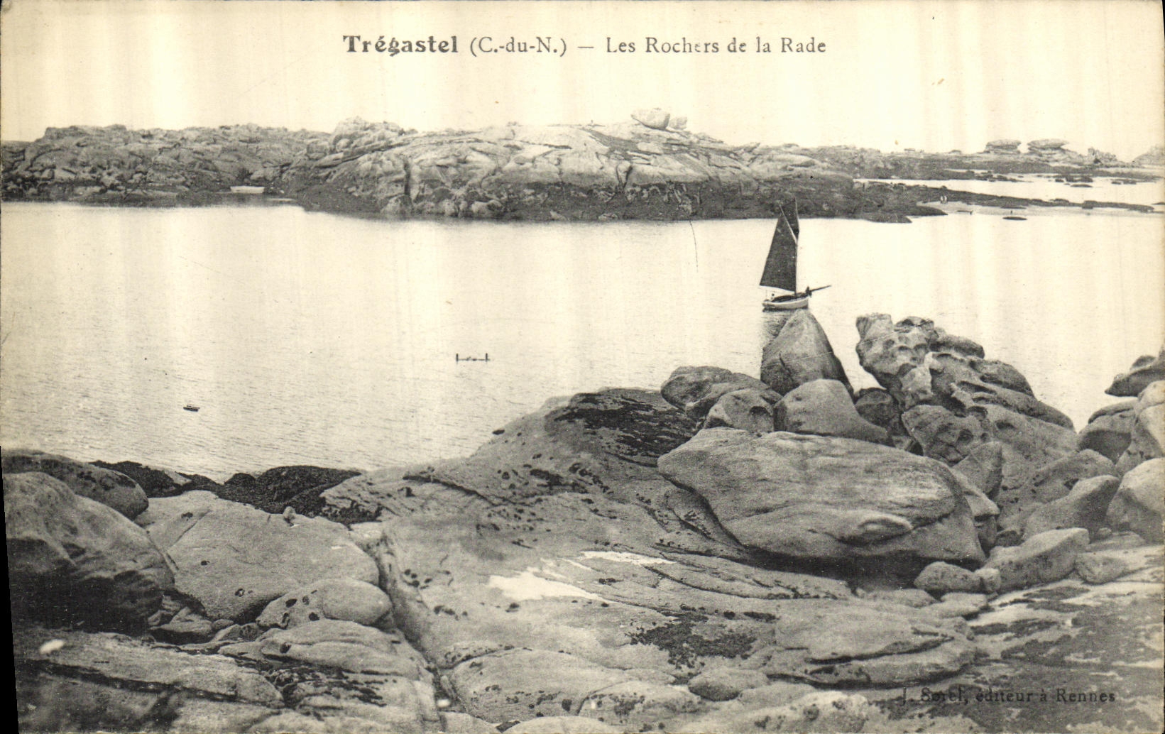 CPA Tregastel Les Rochers de la Rade