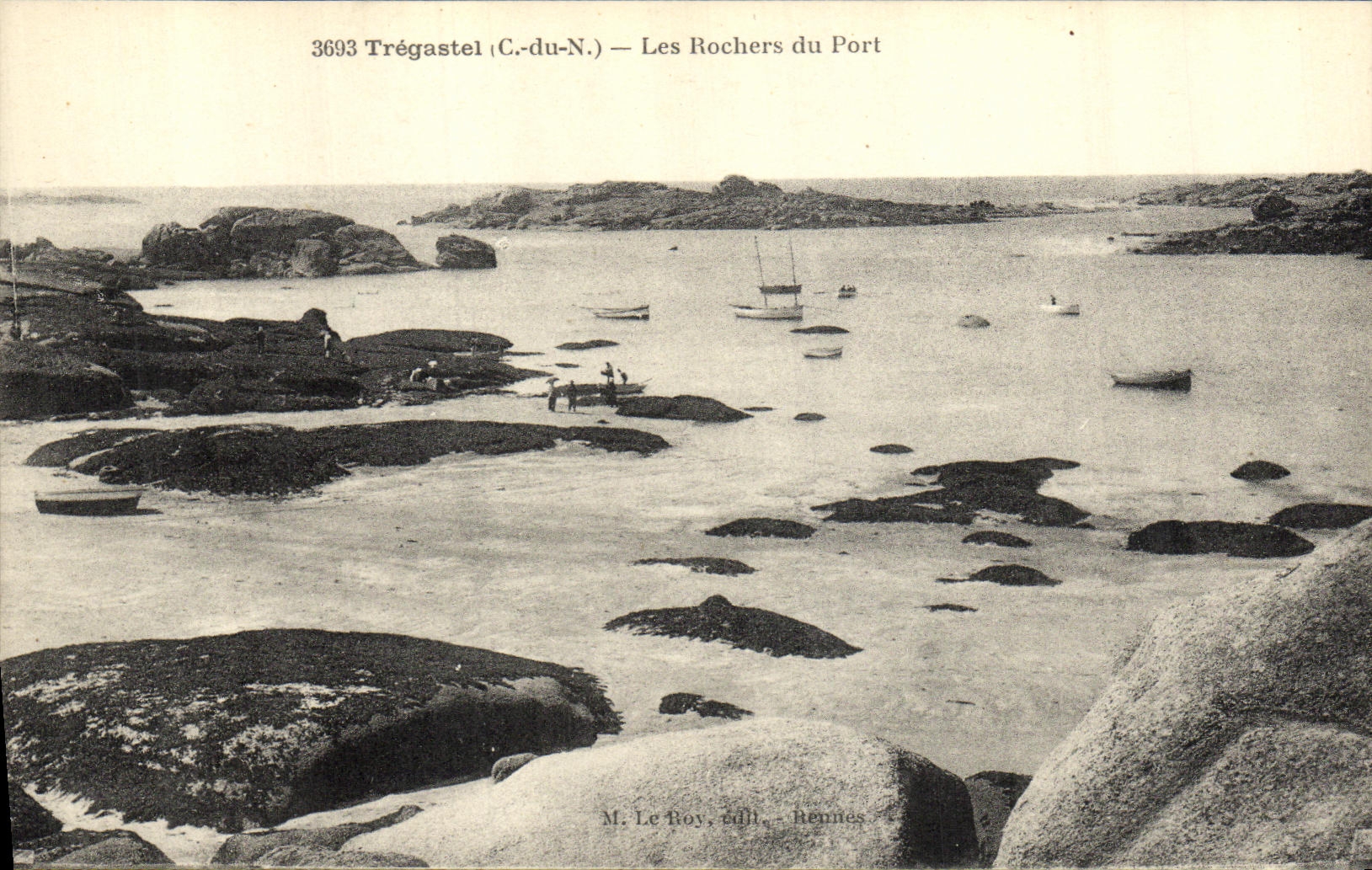 CPA Tregastel Les Rochers de Port
