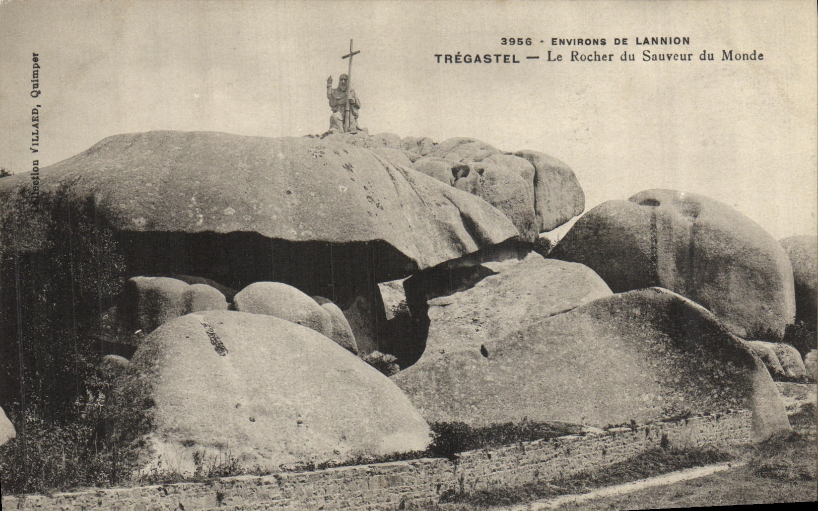 CPA Tregastel Le Rocher du Sauveur du Monde