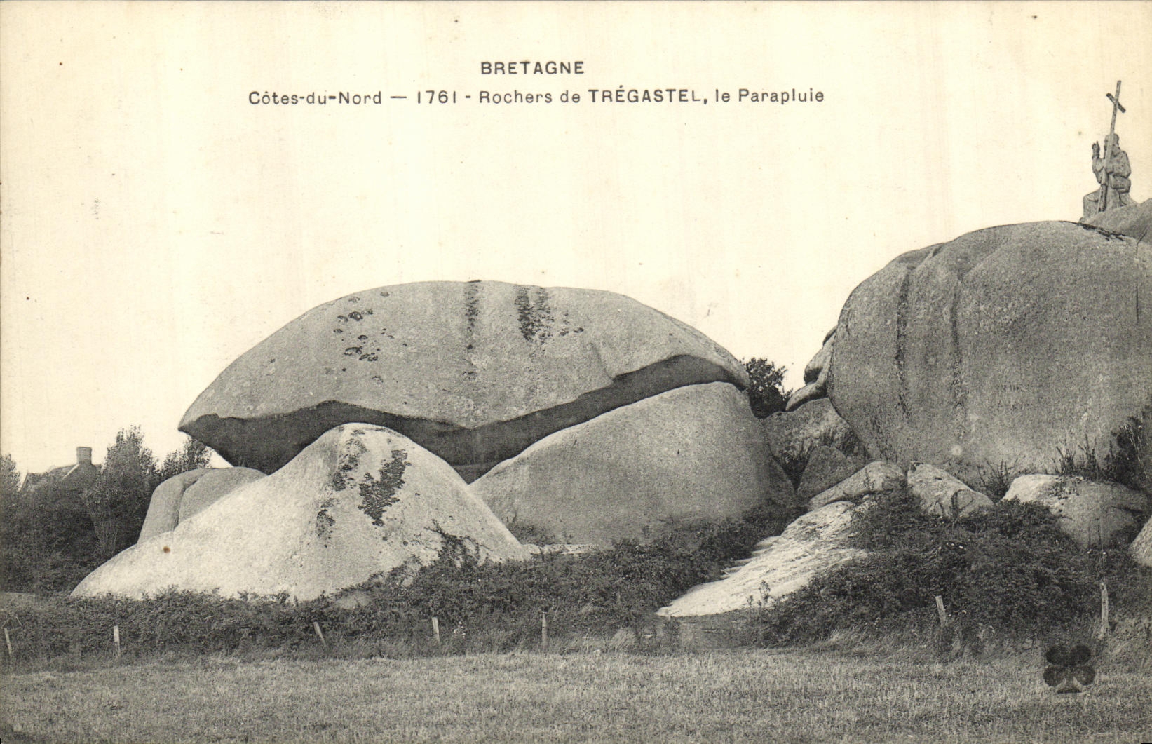 CPA Rochers de Tregastel Le Paraplule