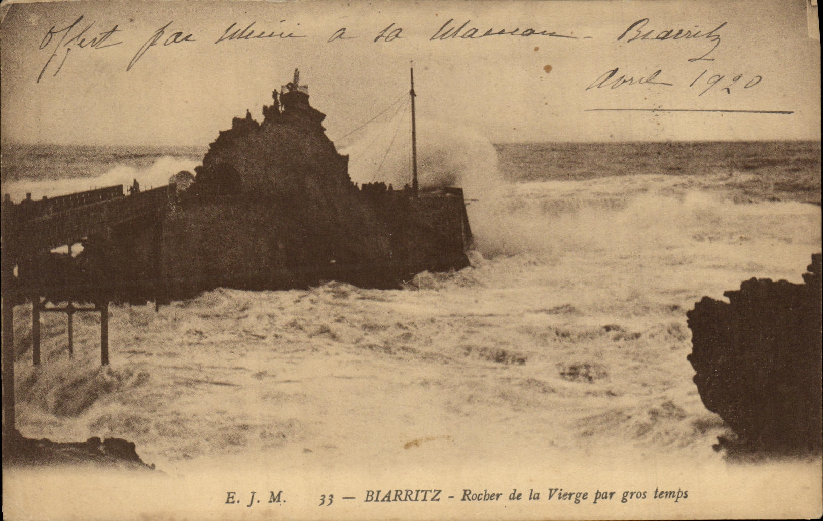 CPA Biarritz Rocher de la Vierge par gros temps