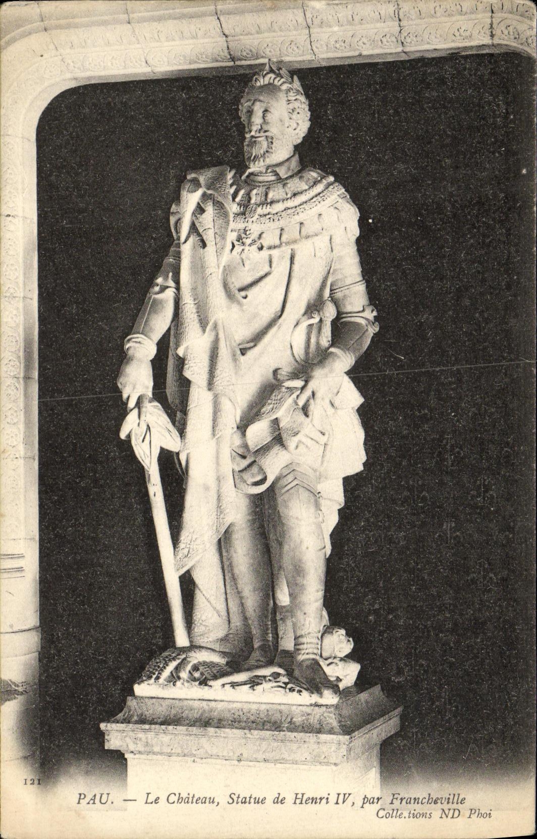 VINTAGE POSTCARD Pau the Castle Rules of Henri lV by Francheville