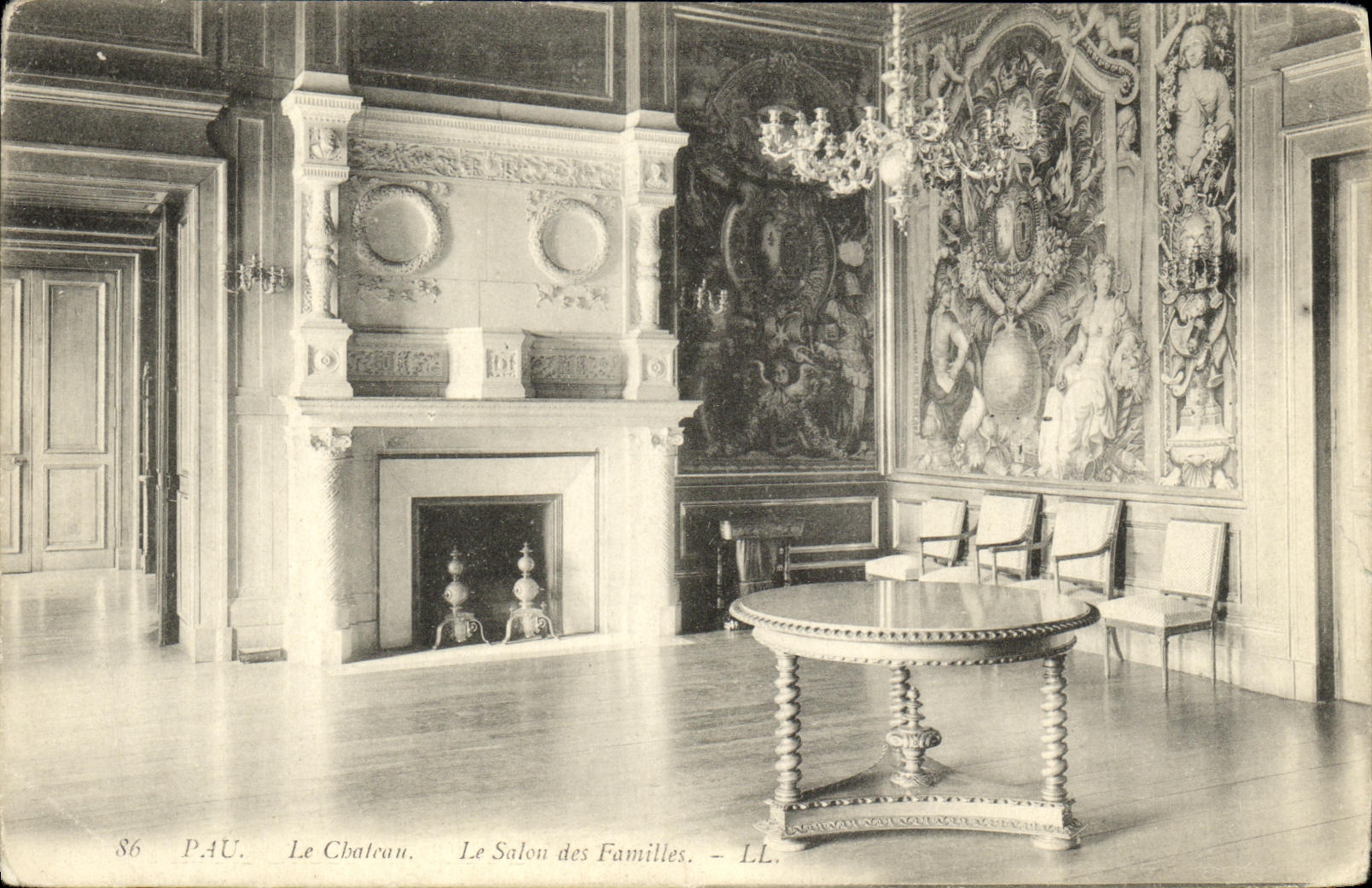 VINTAGE POSTCARD Pau the Castle the Living room of the Families