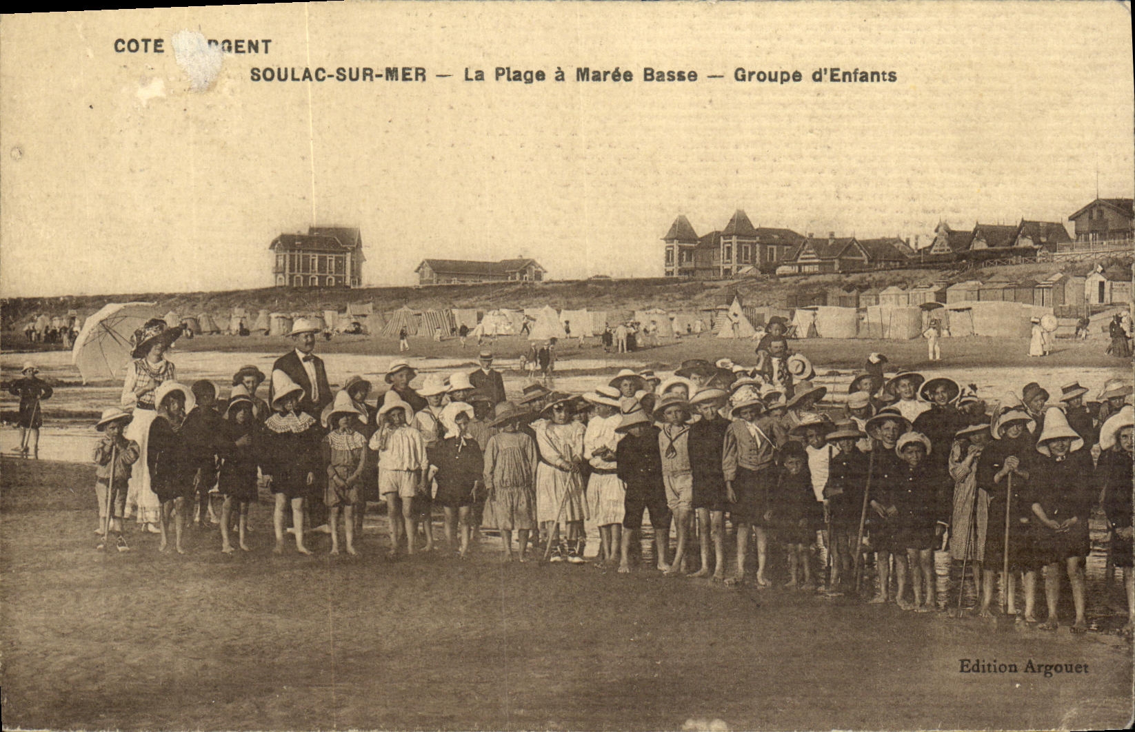 VINTAGE POSTCARD Soulac On Mer the Beach has Low tide Groups D Enfants