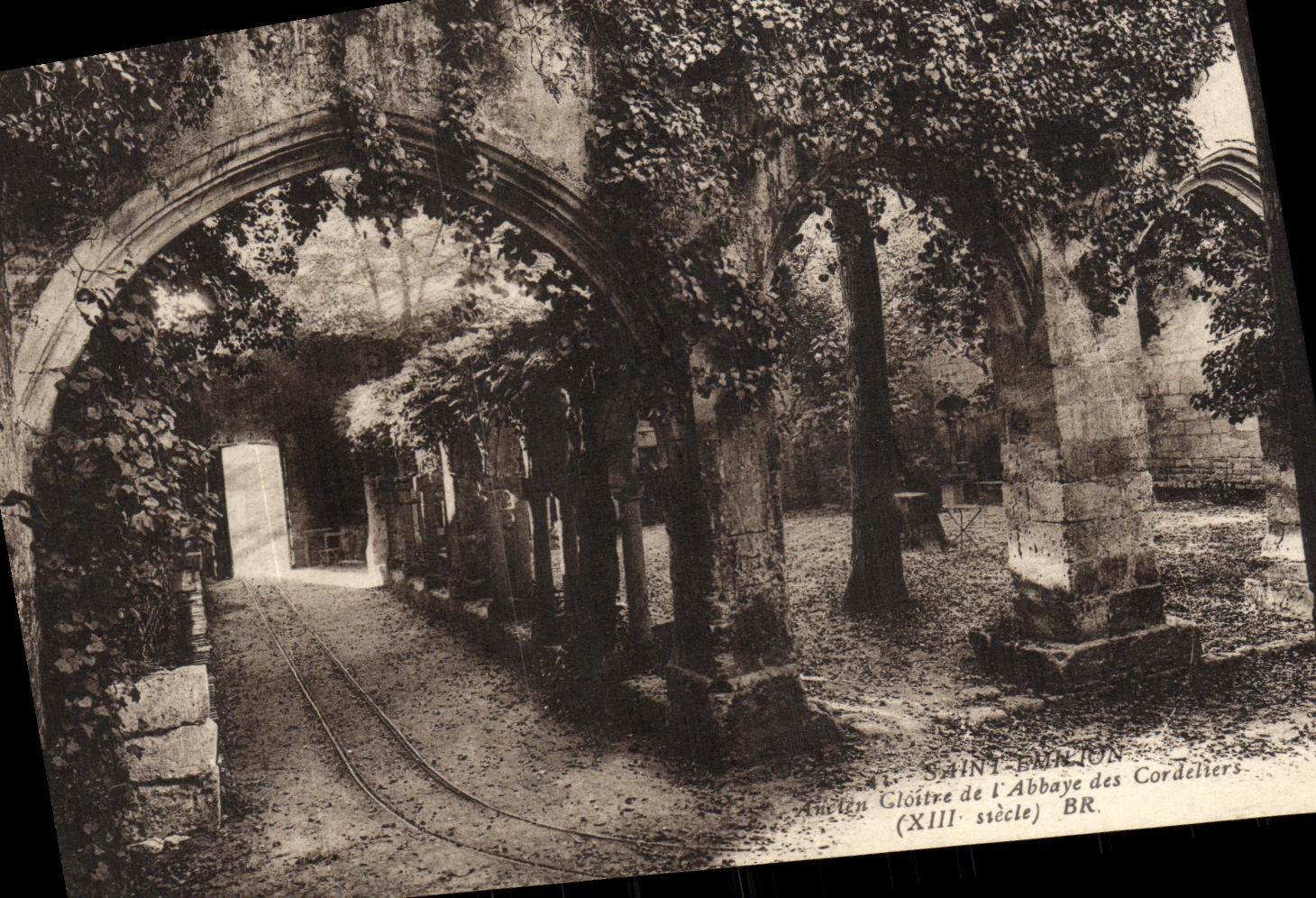 CPA Saint Emilion Ancien cloitre de l abbaye des Cordeliers