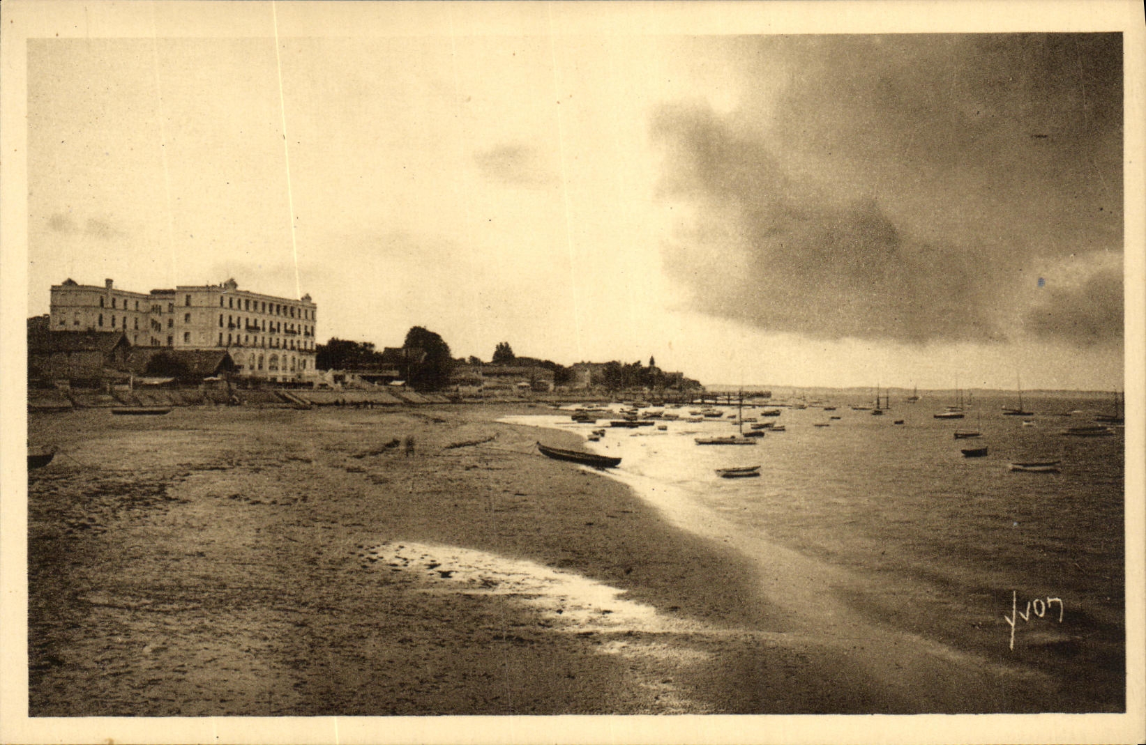 CPA Arcachon Coucher de Soleil sur La Plage