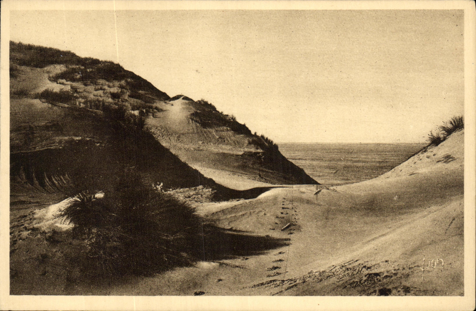 CPA Arcachon Vers la Mer Les Grandes Dunes du Sabloney