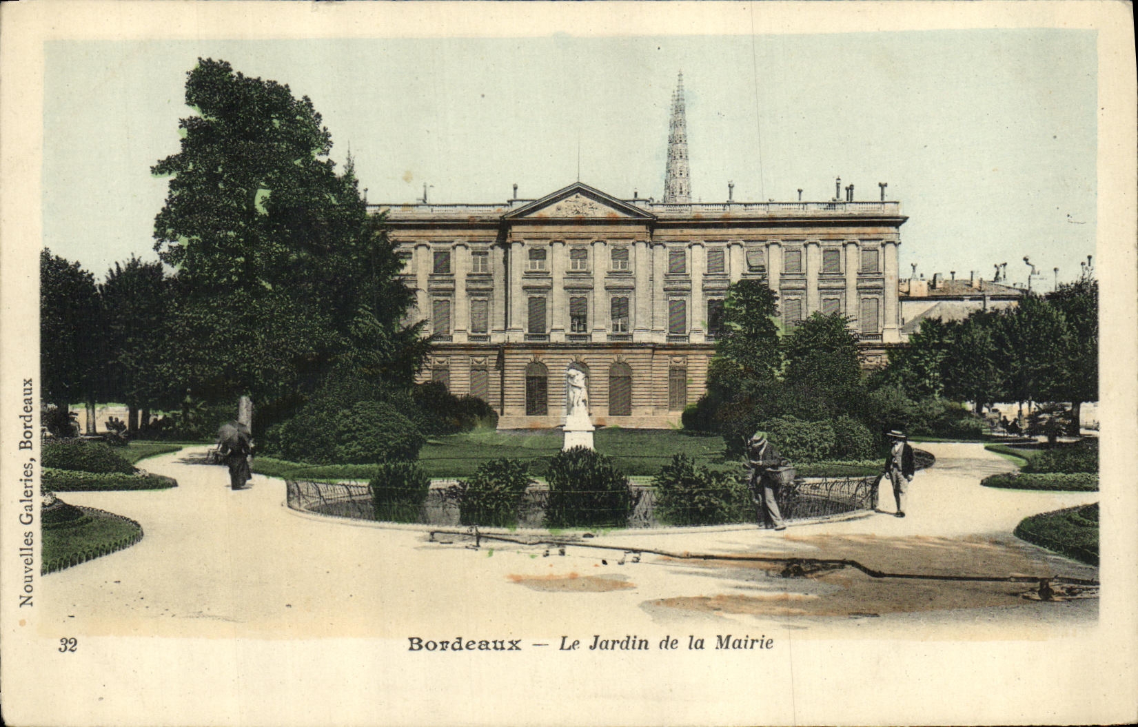 CPA Bordeaux Le Jardin de la Mairie