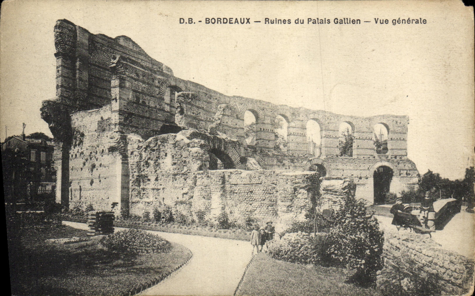 CPA Bordeaux Ruines du Palais Gallien Vue generale
