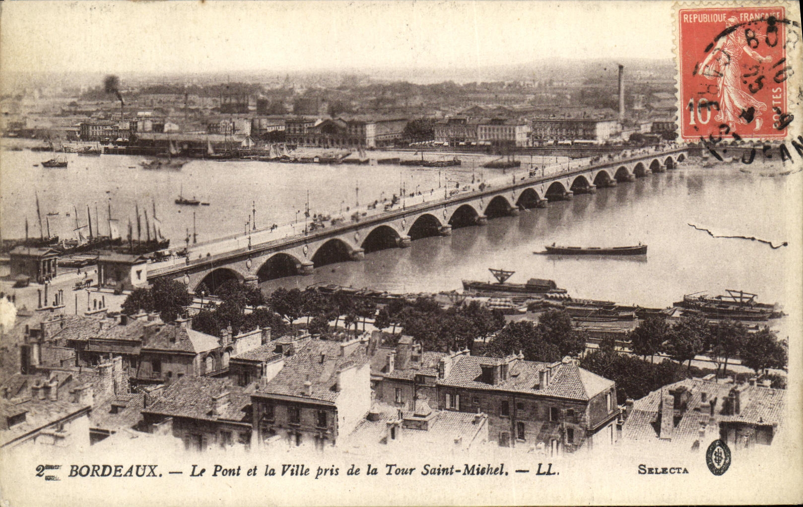 CPA Bordeaux Le Pont et la Ville prise de la Tour Saint Michel