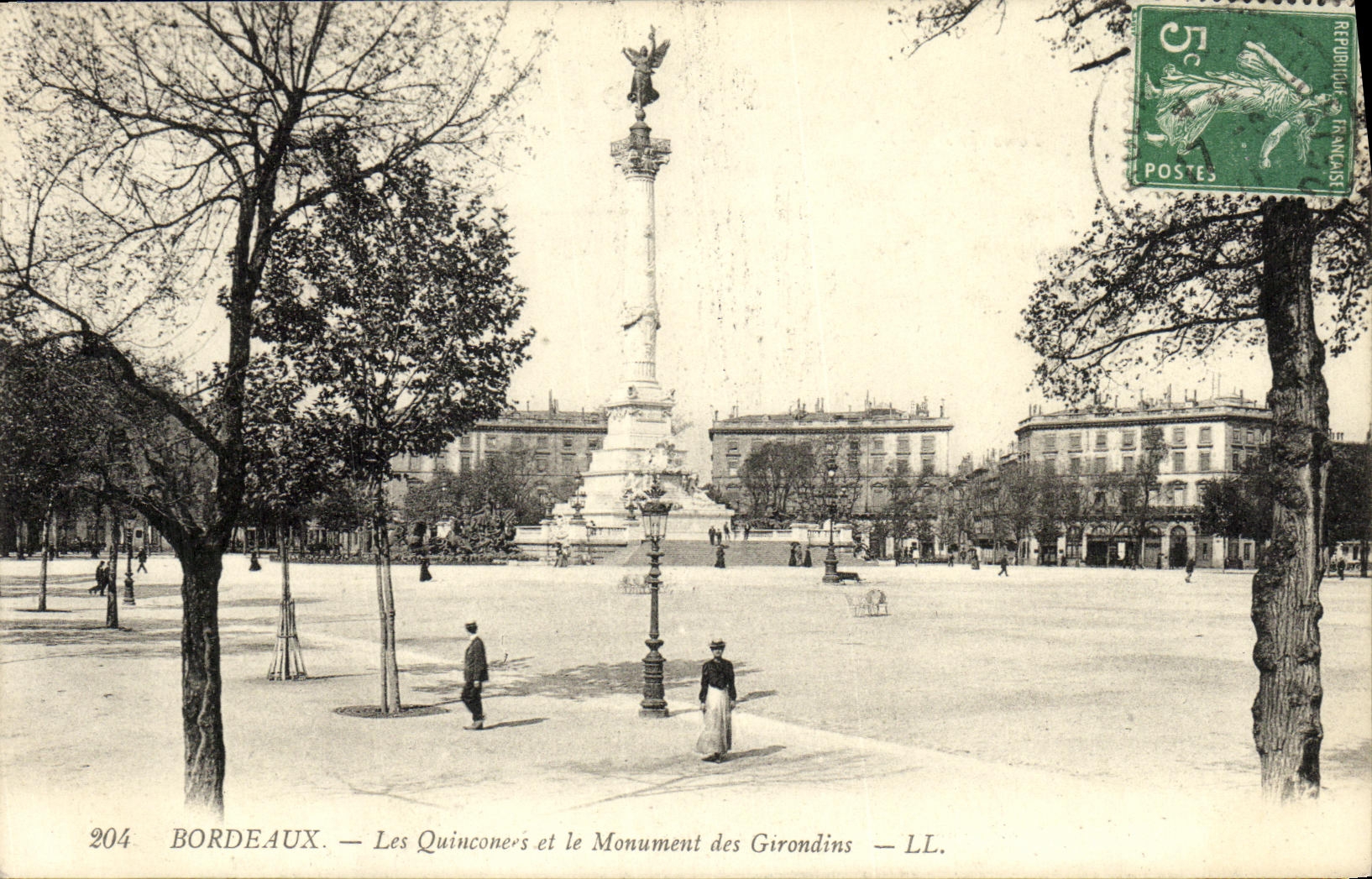 CPA Bordeaux Les Quinconces et le Monument des Girondins