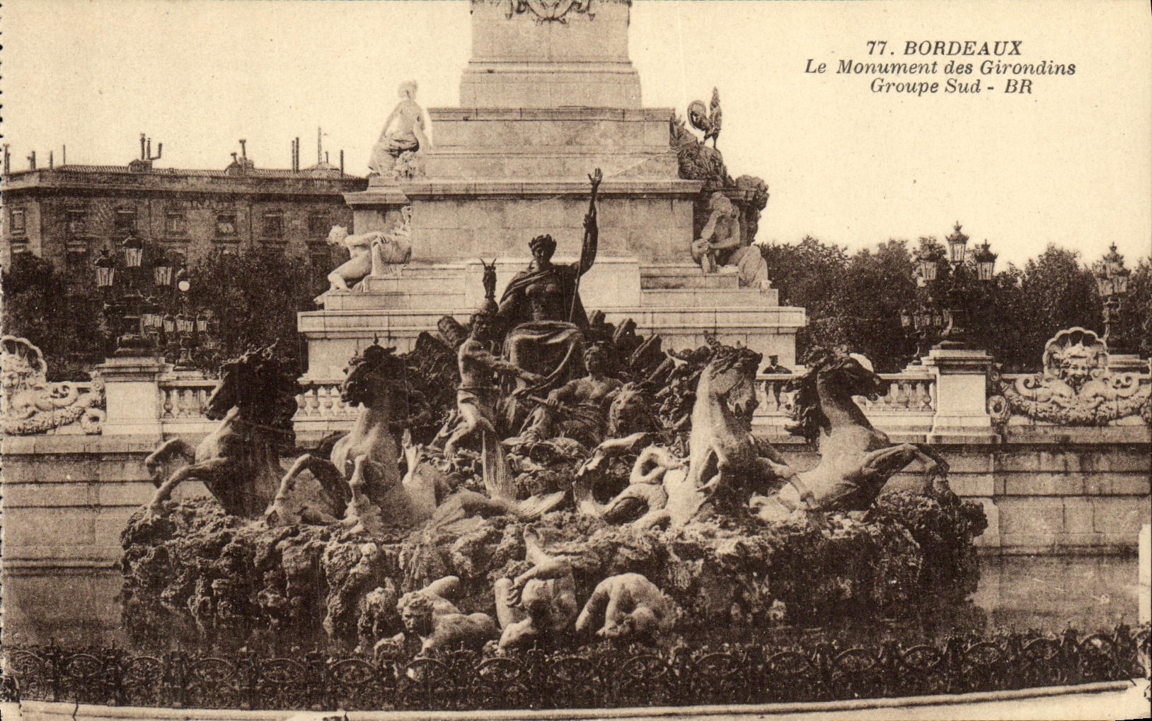 CPA Bordeaux Monument des Girondins GRoupe Sud